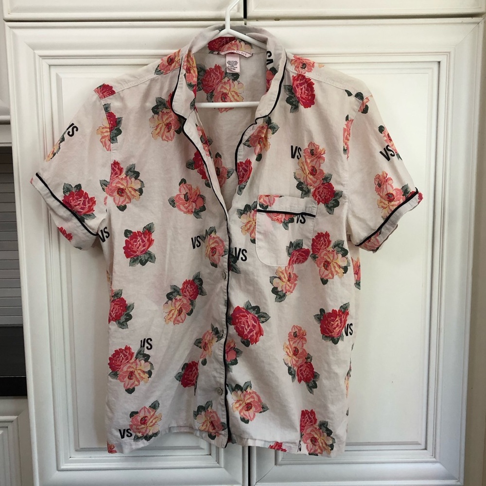 Victoria’s Secret women’s pajama shirt